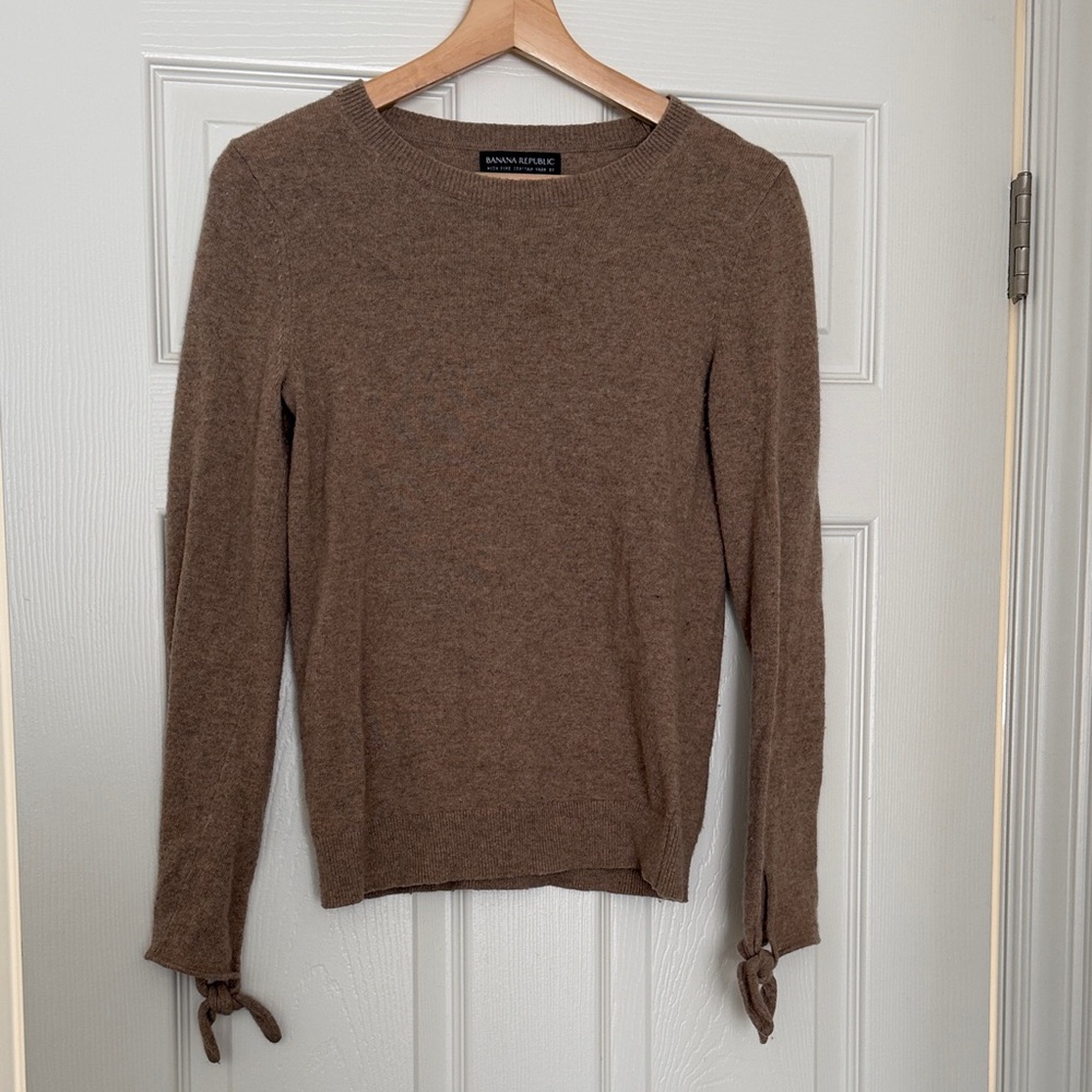 Banana republic size, extra small tan wool, and cashmere sweater